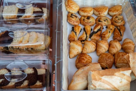 HOTEL l'EAUBONNE Hotel in Île-de-France