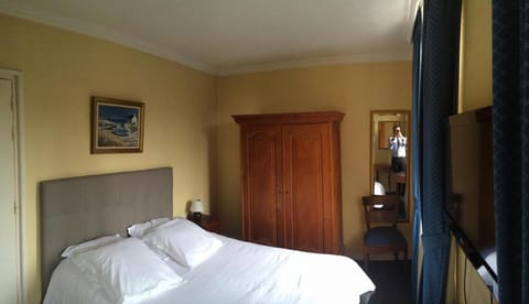 Hôtel Saint Alban Hotel in Saint-Maur-des-Fossés