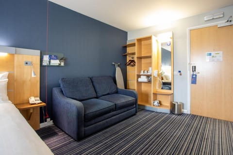 Holiday Inn Express Dunfermline By IHG Hotel in Dunfermline