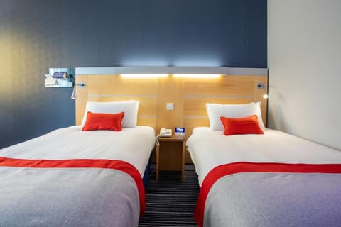 Holiday Inn Express Dunfermline By IHG Hotel in Dunfermline