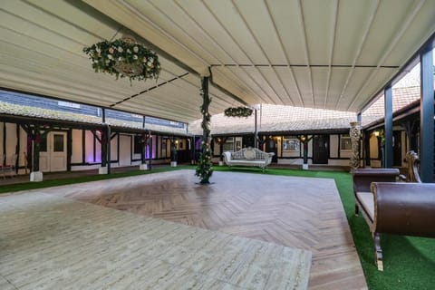 Tudor Oaks Lodge Stevenage North Hotel in South Cambridgeshire District