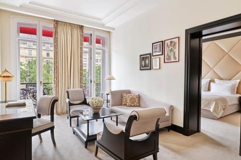 Hotel Barriere Le Fouquet's Hotel in Paris