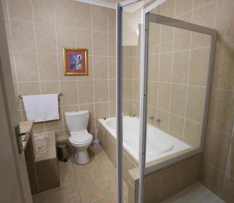 Bar-t-nique Guest House Bed and Breakfast in Western Cape