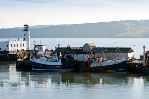 Harbourside Apartments with Private Parking Apartment in Scarborough