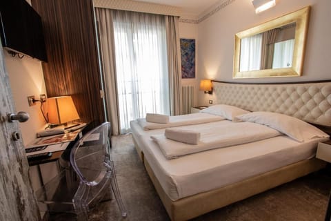 Hotel Corona Hotel in Province of Brescia