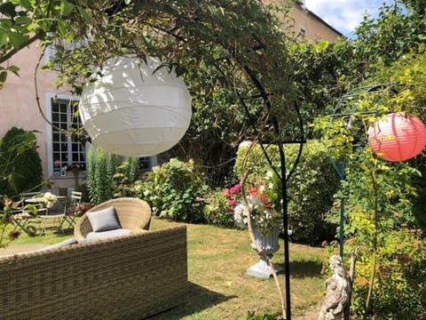 Hôtel Saint-Laurent, The Originals Relais Hotel in Île-de-France