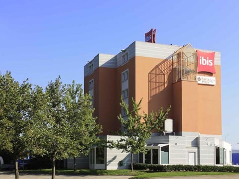 Hotel ibis Lyon Sud Chasse sur Rhone Hotel in Givors