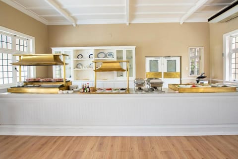 Queens Hotel Hotel in Western Cape