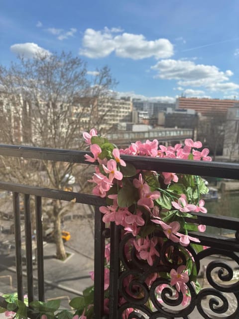 Peace and Love Hostel Hostel in Paris