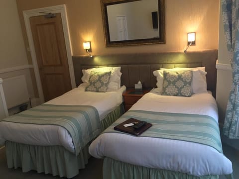 Edgcumbe Guest House Bed and Breakfast in Plymouth