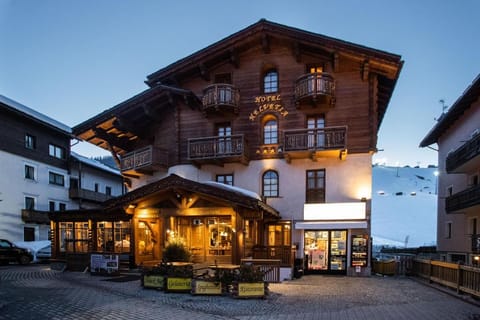 Hotel Helvetia Hotel in Canton of Grisons
