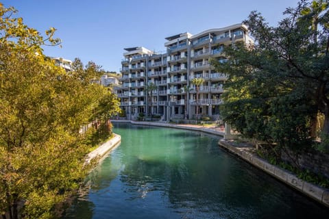 Lawhill Luxury Apartments - V & A Waterfront Apartment in Cape Town