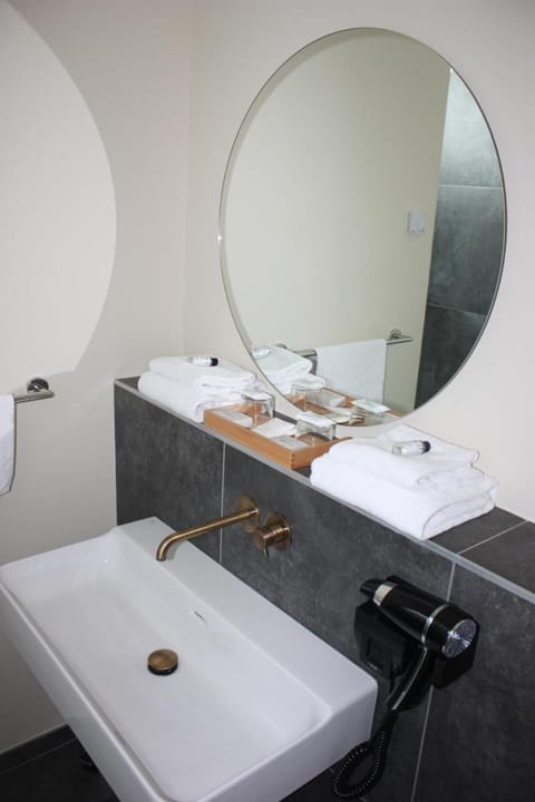 La Ferme Blanche, The Originals Relais Hotel in Lille