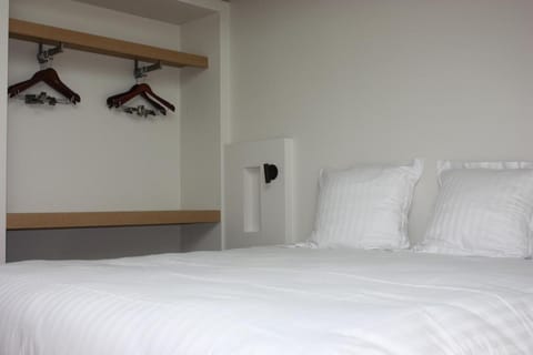 La Ferme Blanche, The Originals Relais Hotel in Lille