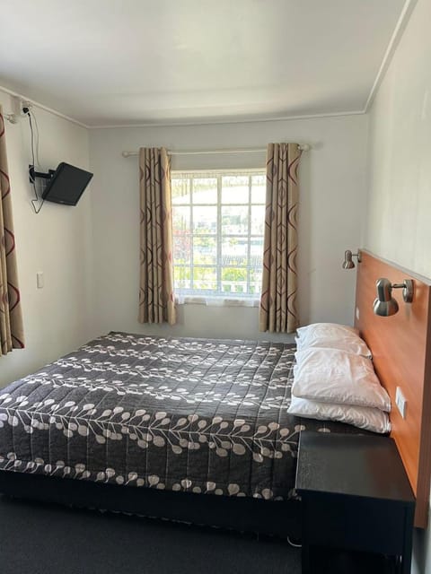 Tudor Motor Lodge Motel in Hamilton