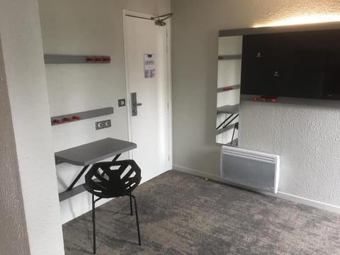 Enzo Hotels Trappes by Kyriad Direct Hotel in Montigny-le-Bretonneux