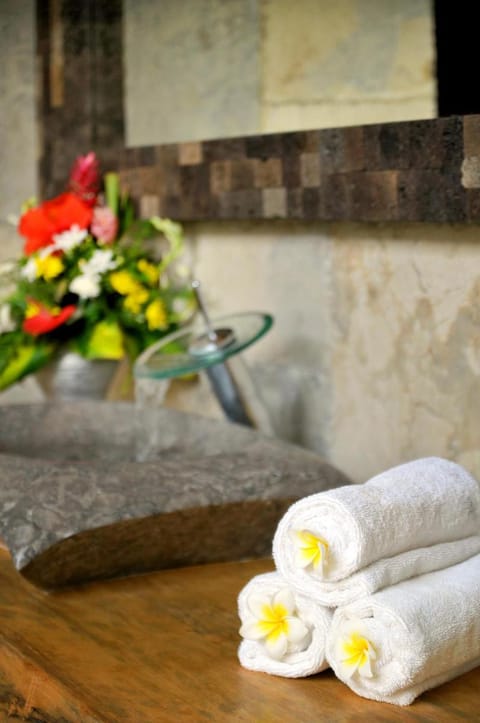 Hidden Paradise Cottages Campground/ 
RV Resort in Abang