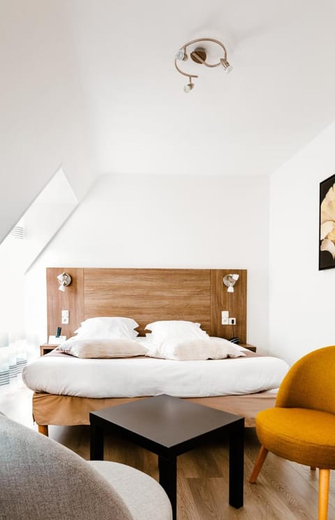 Logis Hotel Le Relais De La Poste Hotel in Normandy