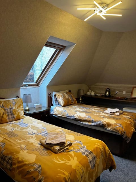 Acer Lodge Guest House Bed and Breakfast in Edinburgh