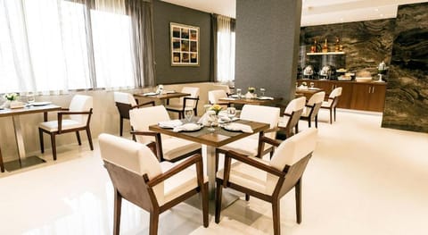 Emirates Plaza Hotel Hotel in Abu Dhabi