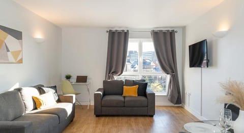 Cotels Centro Budget Busting Apartments! CENTRAL LOCATION, PARKING, FIBRE WIFI, SMART TV, FULLY EQUIPPED KITCHEN Apartment in Northampton