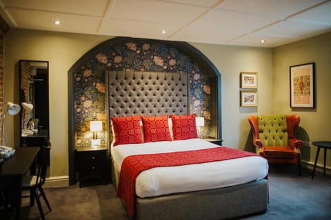 The Globe Hotel in Warwick