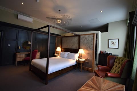 The Globe Hotel in Warwick