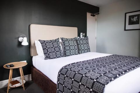 The Globe Hotel in Warwick