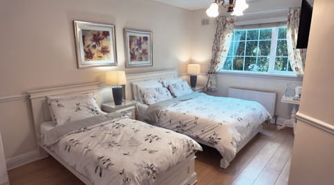 Hazelbrook Hotel in Waterford City