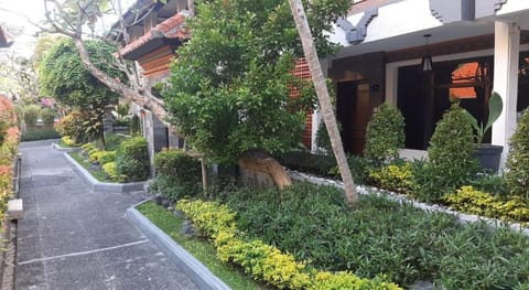 Dewa Bharata Bungalows Legian Hotel in Kuta