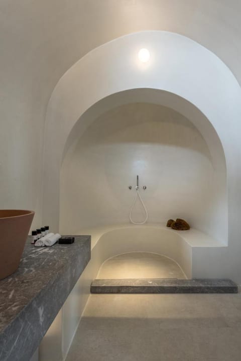 Honeymoon Petra Villas Hotel in Imerovigli