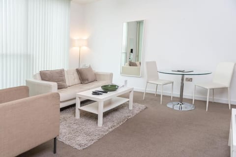 City Stay Apartments - Hub Apartment in Milton Keynes
