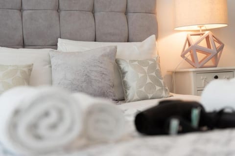 City Stay Apartments - Hub Apartment in Milton Keynes