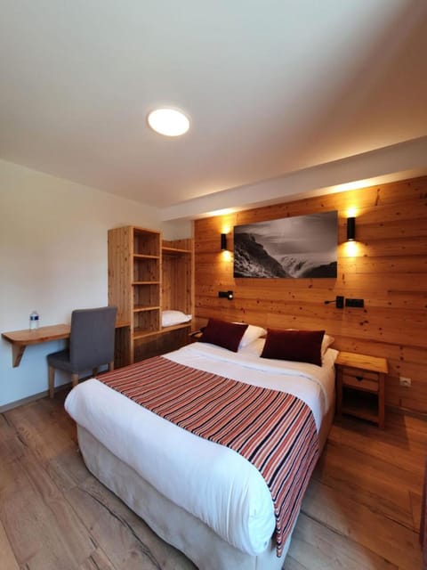 Auberge De La Croix Perrin Hotel in Lans-en-Vercors