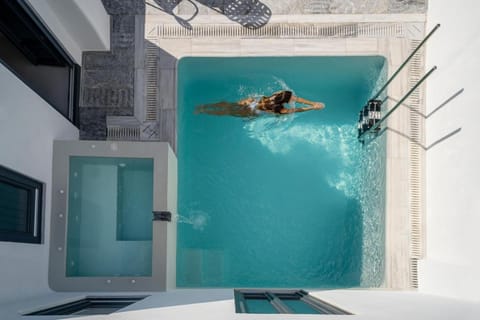 Homeric Poems Hotel in Thera