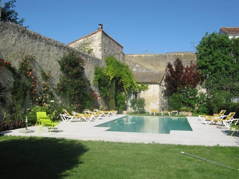 Les Jardins De La Livrée Bed and Breakfast in Villeneuve-lès-Avignon