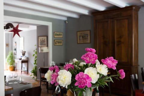 Les Jardins De La Livrée Bed and Breakfast in Villeneuve-lès-Avignon