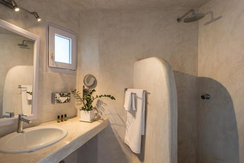 Fanari Villas Hotel in Oia