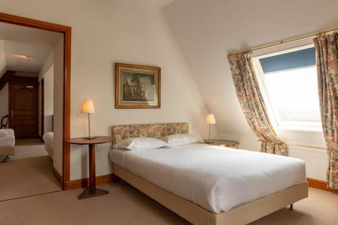 Hotel The Originals Château de Perigny Hotel in Centre-Val de Loire