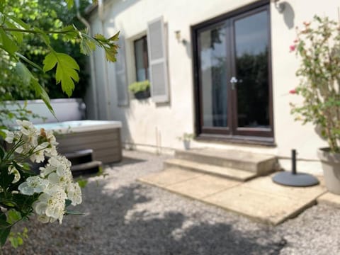 Maison De Plumes Bed and Breakfast in Hauts-de-France
