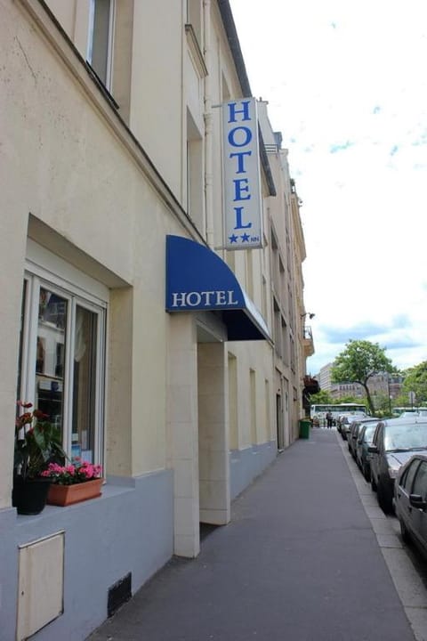 Neptune Hotel in Paris