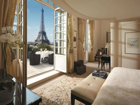 Shangri-La Hotel, Paris Hotel in Paris
