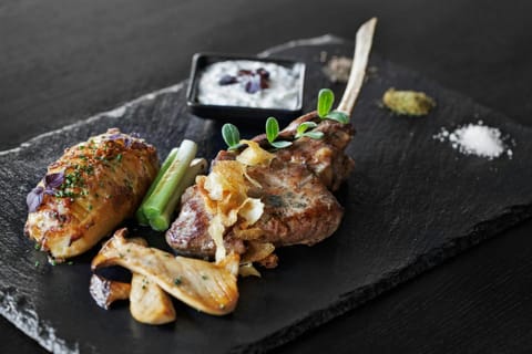 Renaissance by Marriott Zurich Tower Hotel Hotel in Zurich City