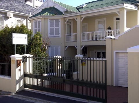 Craigrownie Guest House Hotel in Sea Point