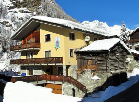 Miramonti Bed and Breakfast in Valtournenche
