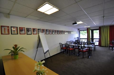 Kyriad Design Enzo De Vierzon Hotel in Centre-Val de Loire