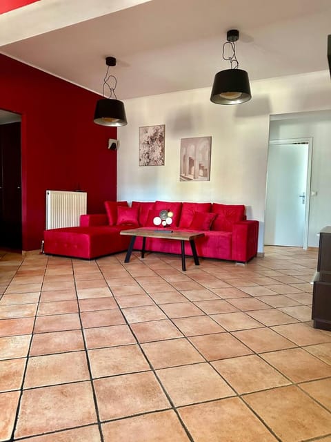 Mc Queen Apartment hotel in Athens