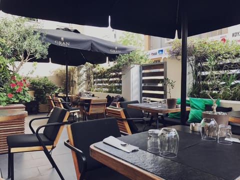 Mc Queen Apartment hotel in Athens