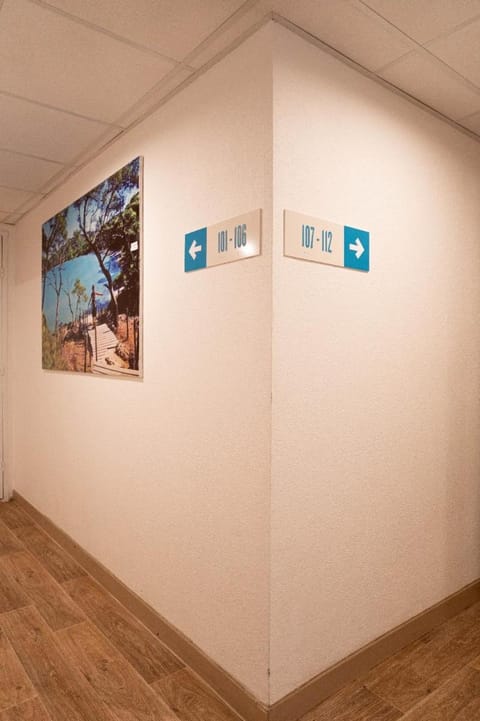 Kyriad Direct Brignoles - Provence Verte Hotel in Brignoles