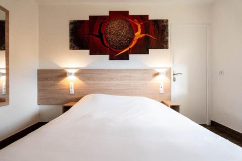 Kyriad Direct Brignoles - Provence Verte Hotel in Brignoles